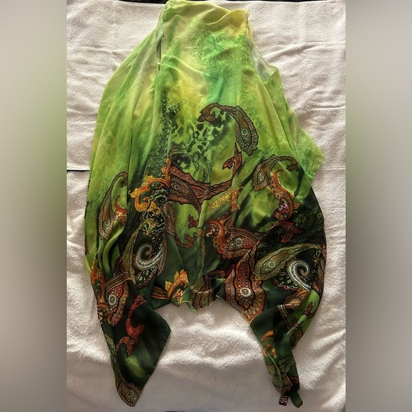 Elegant Green Paisley Swim Coverup - Picture 3 of 4